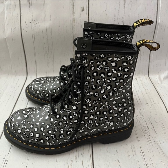 Dr. Martens 1460 Smooth Leather Leopard Boot Women’s Size 7 NWOB - Picture 9 of 16